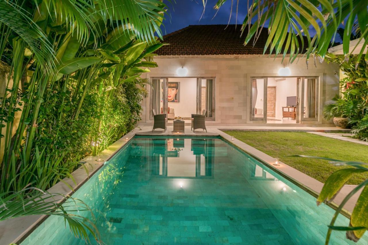 Villa Briana Seminyak By Villas R Us Екстер'єр фото