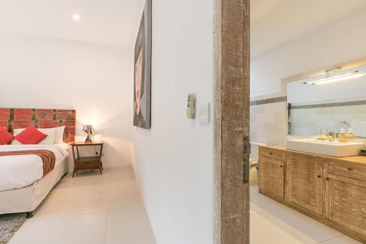 Villa Briana Seminyak By Villas R Us Екстер'єр фото