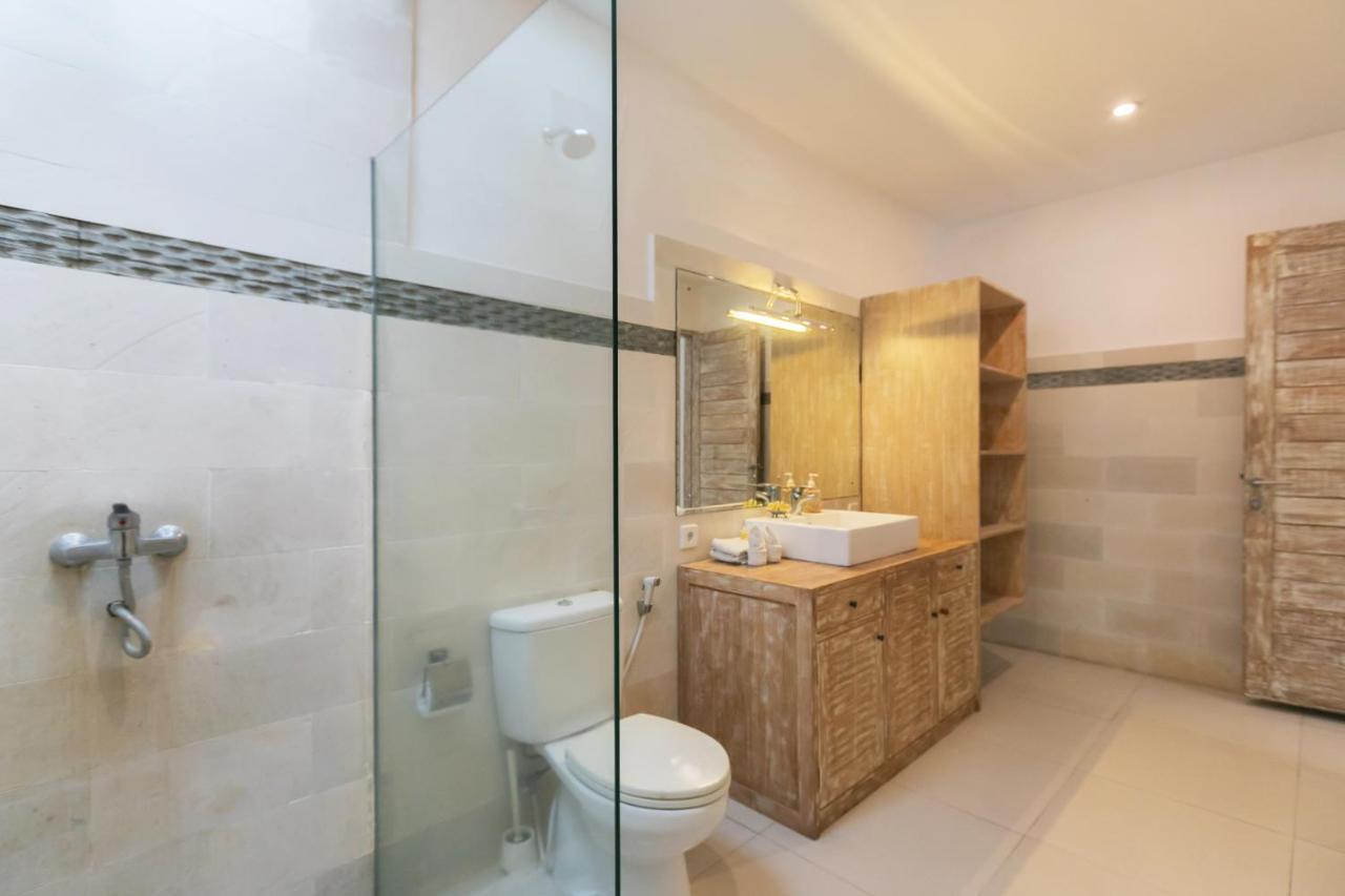 Villa Briana Seminyak By Villas R Us Екстер'єр фото
