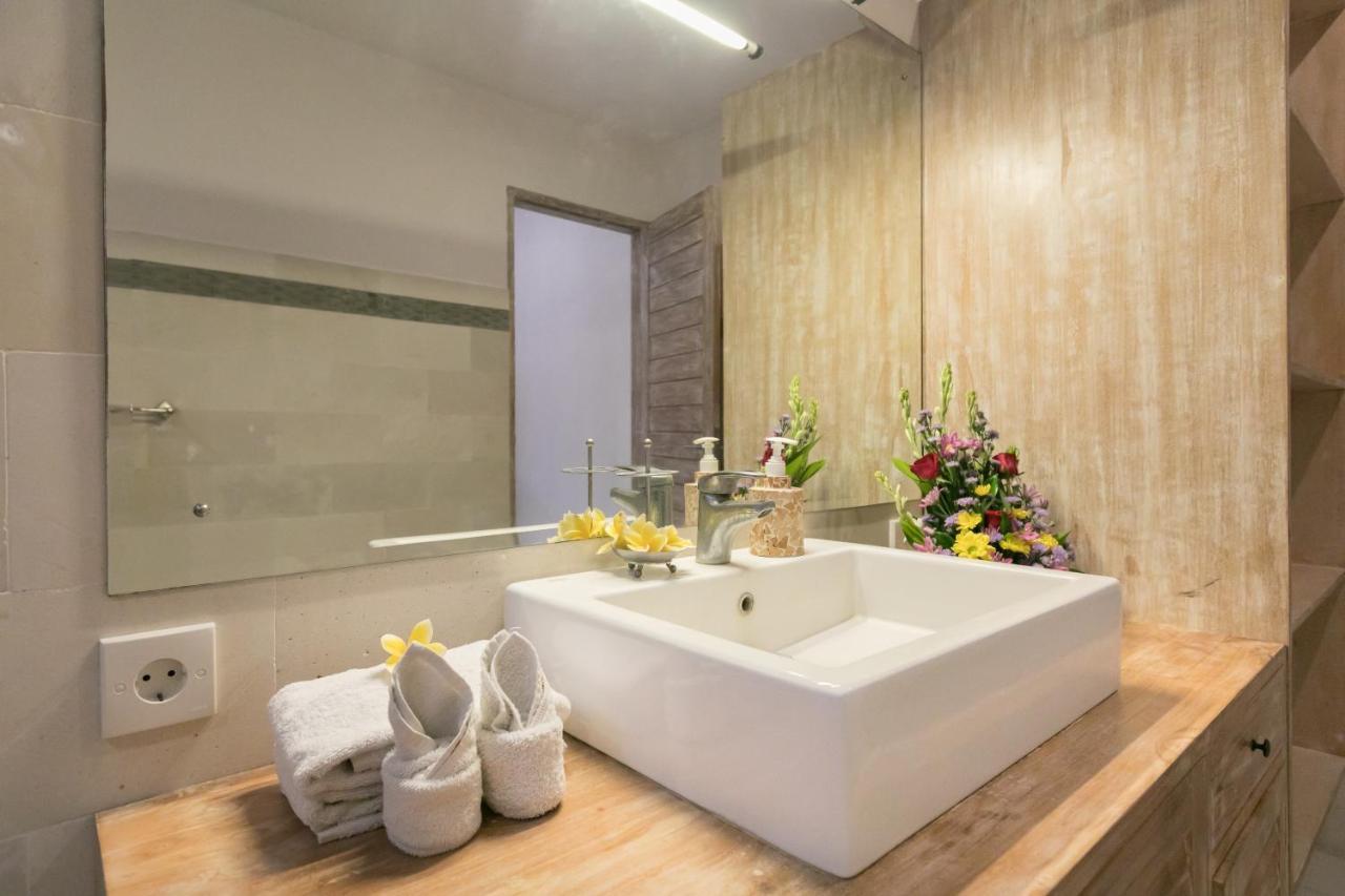 Villa Briana Seminyak By Villas R Us Екстер'єр фото