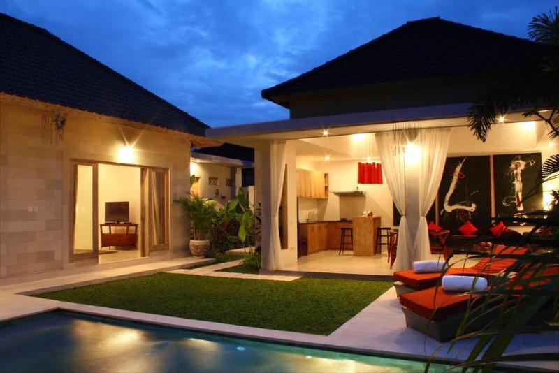 Villa Briana Seminyak By Villas R Us Екстер'єр фото