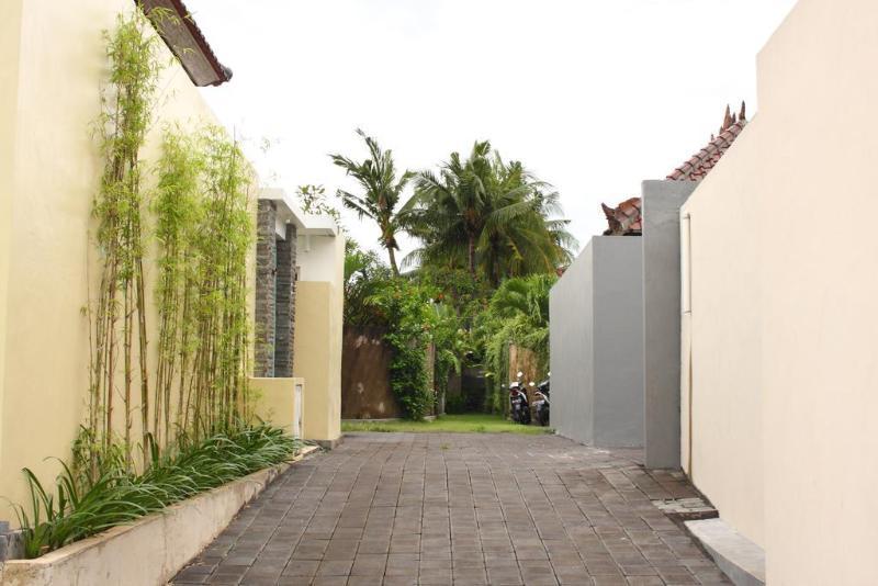 Villa Briana Seminyak By Villas R Us Екстер'єр фото